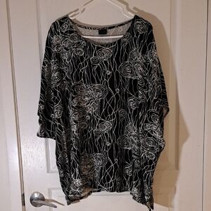 147 - Chic Black and White Floral Women's Blouse